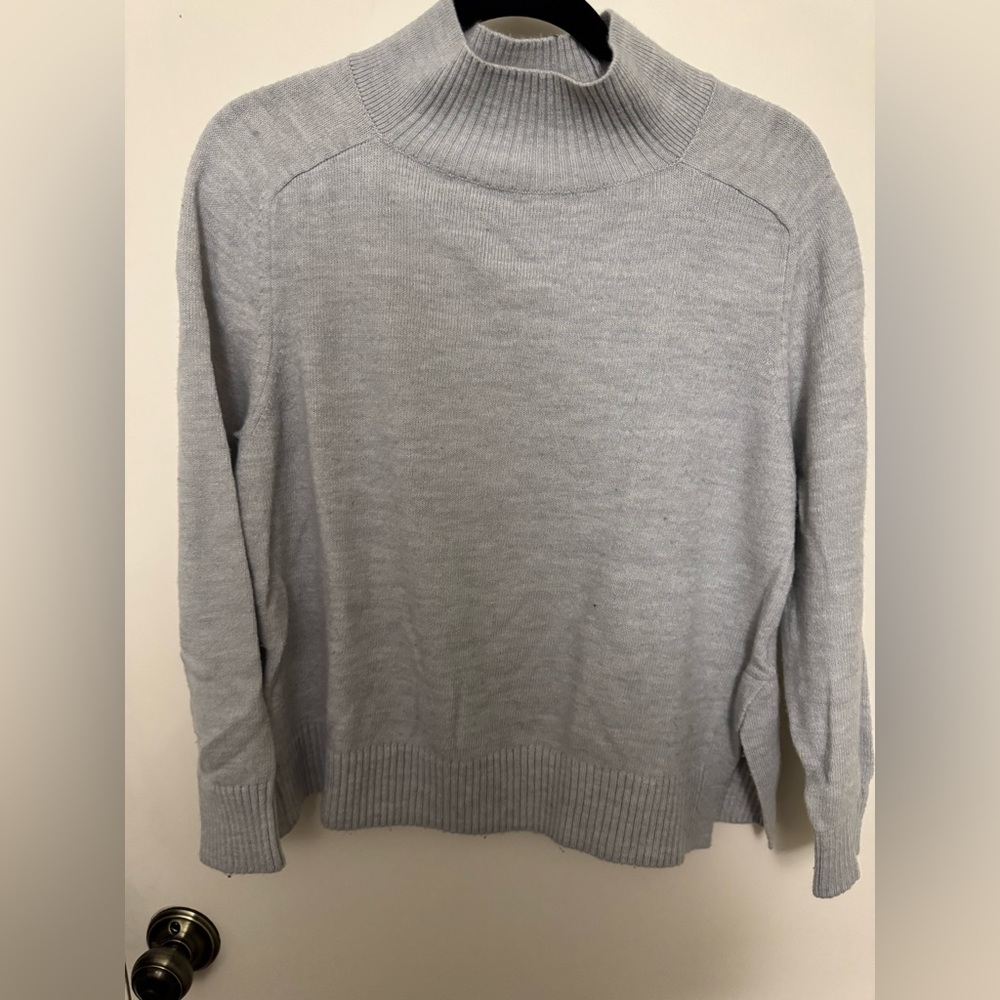 Banana Republic Light Gray Crewneck Sweater